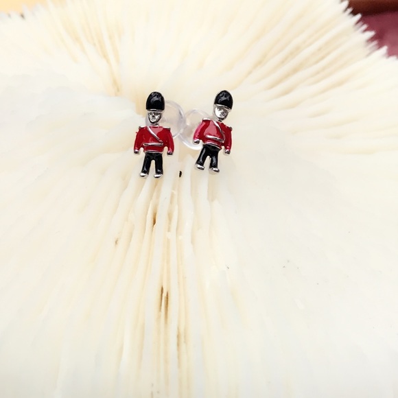 - New S925 British Nutcracker stud earrings - Picture 4 of 6